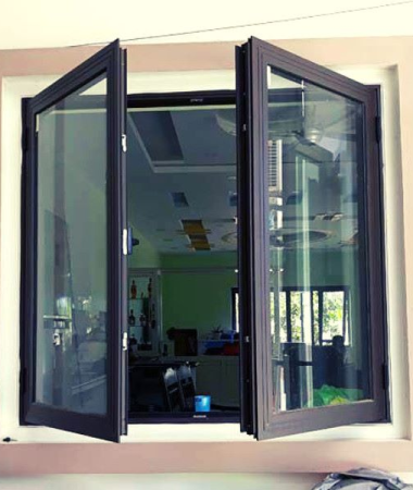 Ý tưởng thiết kế cửa sổ nhôm kính mở lật hoàn hảo cho ngôi nhà
